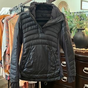 Black puffer lululemon pullover